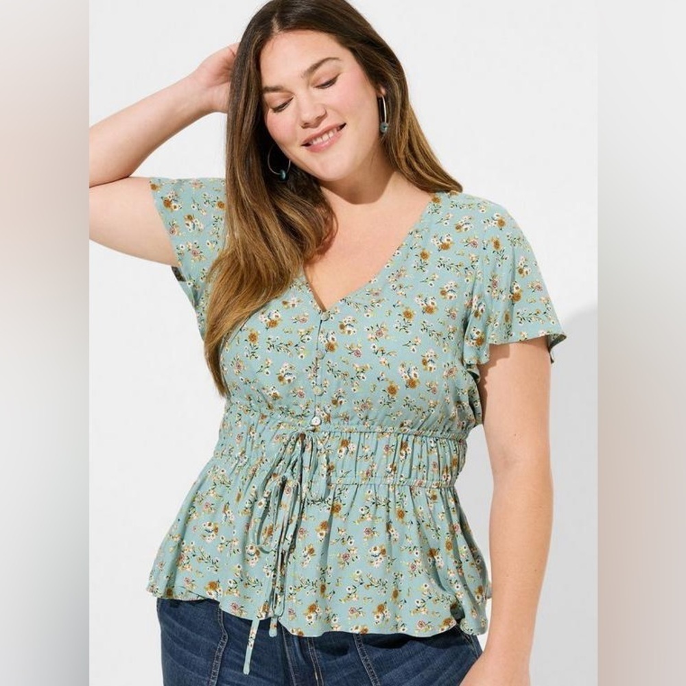 TORRID Gauze Waist Detail Flutter Sleeve floral print top size 1X